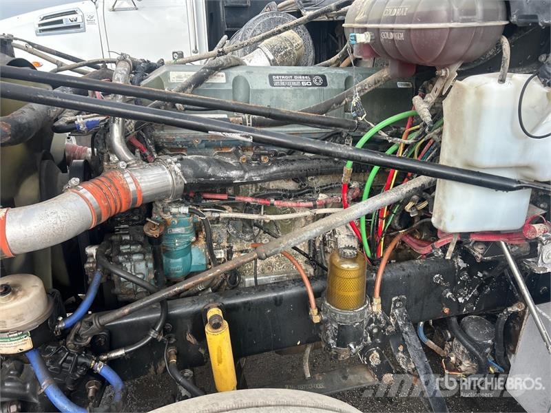 Freightliner Coronado 132 T/A Sleeper Truck Tractor 中古トラクターヘッド | トレーラーヘッド