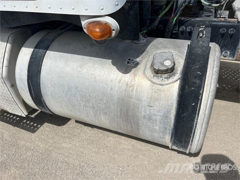 Freightliner Coronado 122SD 中古トラクターヘッド | トレーラーヘッド