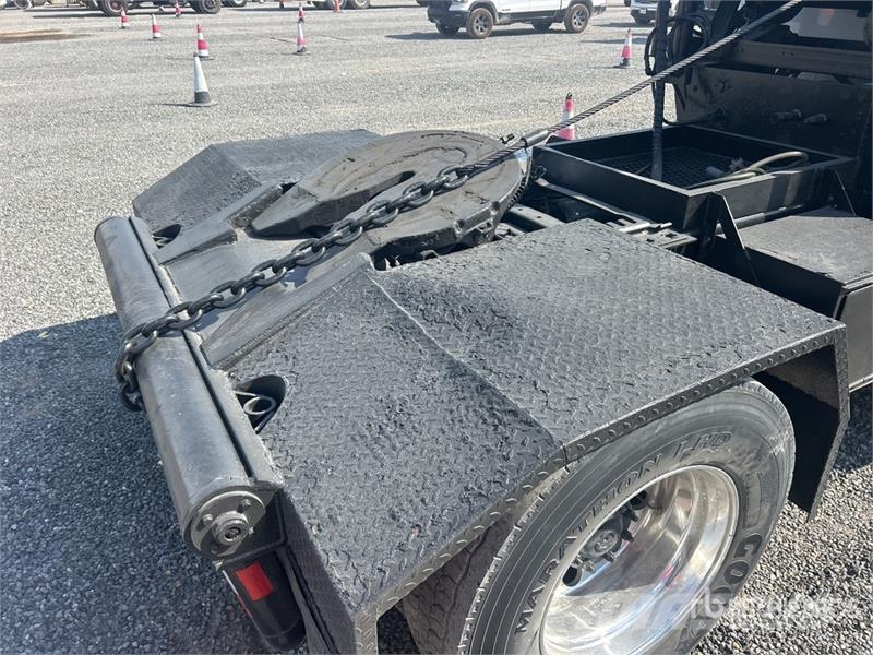 Freightliner Coronado 4x2 Winch Truck Bergungsfahrzeuge