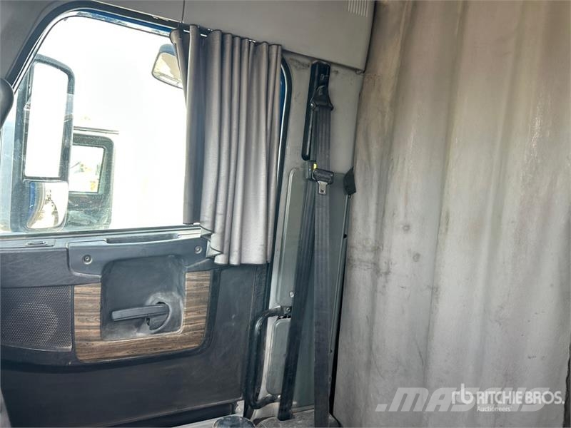 Freightliner Coronado 122SD 中古トラクターヘッド | トレーラーヘッド