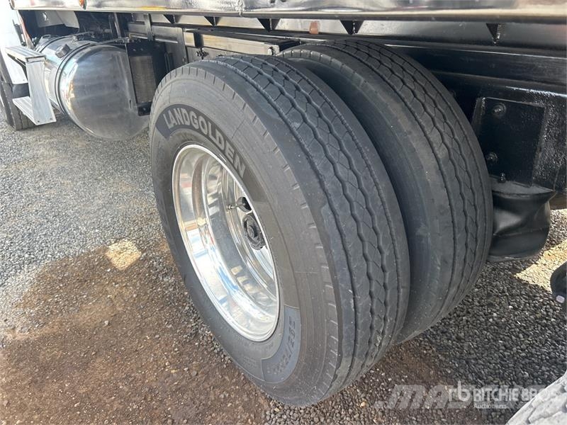 Freightliner Coronado 122 8x4 Tri/A Dump Truck Kiper tovornjaki