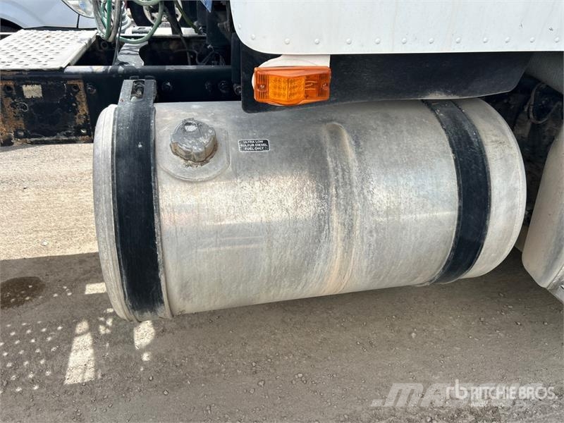 Freightliner Coronado 122SD 中古トラクターヘッド | トレーラーヘッド