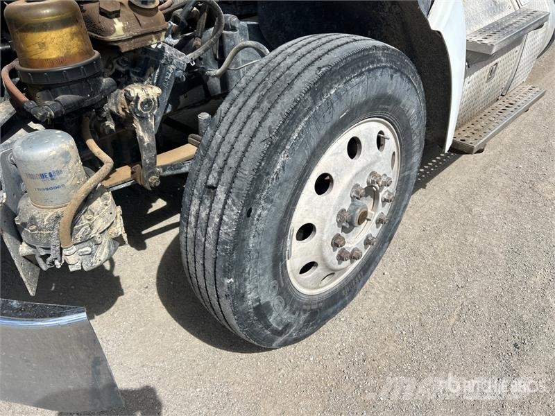 Freightliner Coronado 122SD 中古トラクターヘッド | トレーラーヘッド