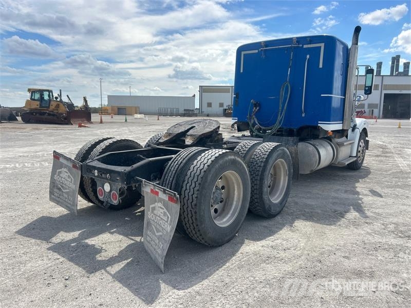 Freightliner Coronado 122SD 中古トラクターヘッド | トレーラーヘッド