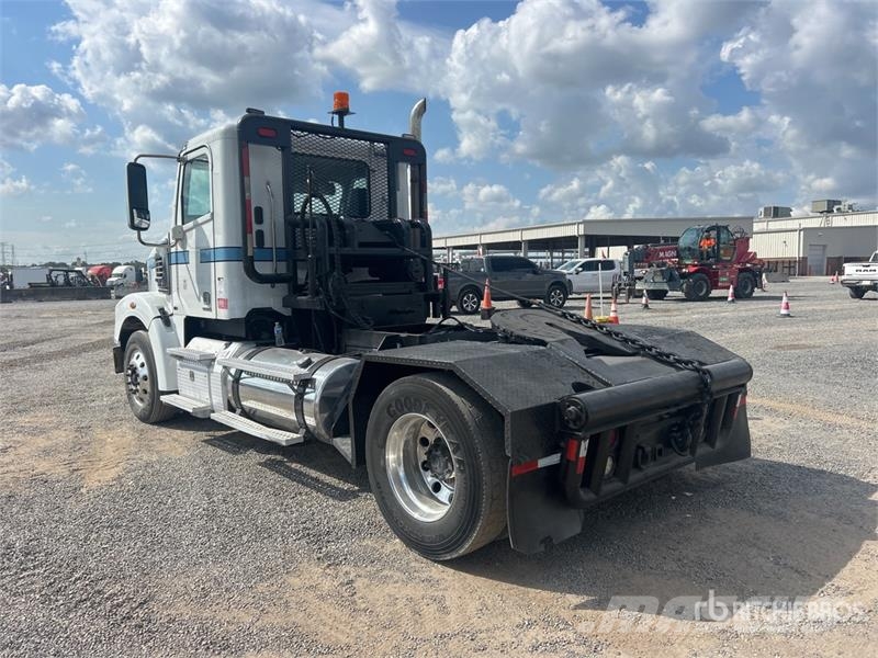 Freightliner Coronado 4x2 Winch Truck Bergungsfahrzeuge