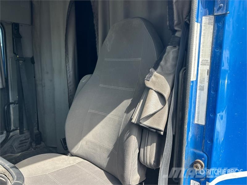 Freightliner Coronado 122SD 中古トラクターヘッド | トレーラーヘッド