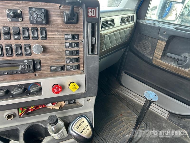 Freightliner Coronado 122SD 中古トラクターヘッド | トレーラーヘッド