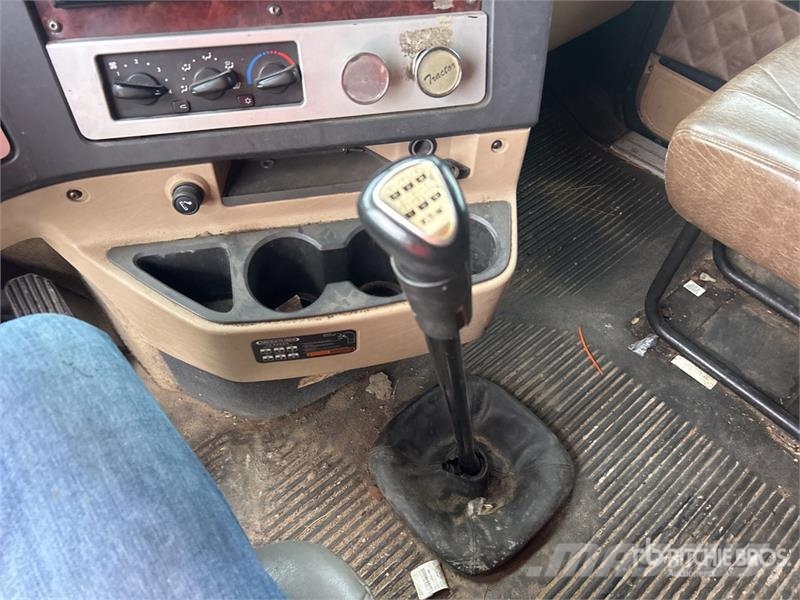Freightliner Coronado 122SD Тягачі