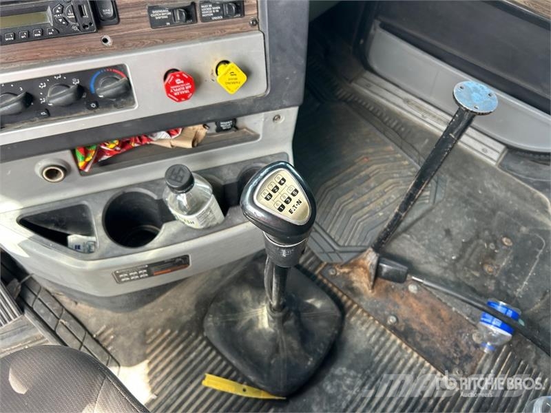 Freightliner Coronado 122SD 中古トラクターヘッド | トレーラーヘッド