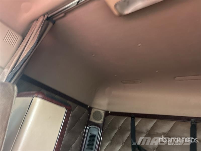 Freightliner Coronado 122SD Тягачі