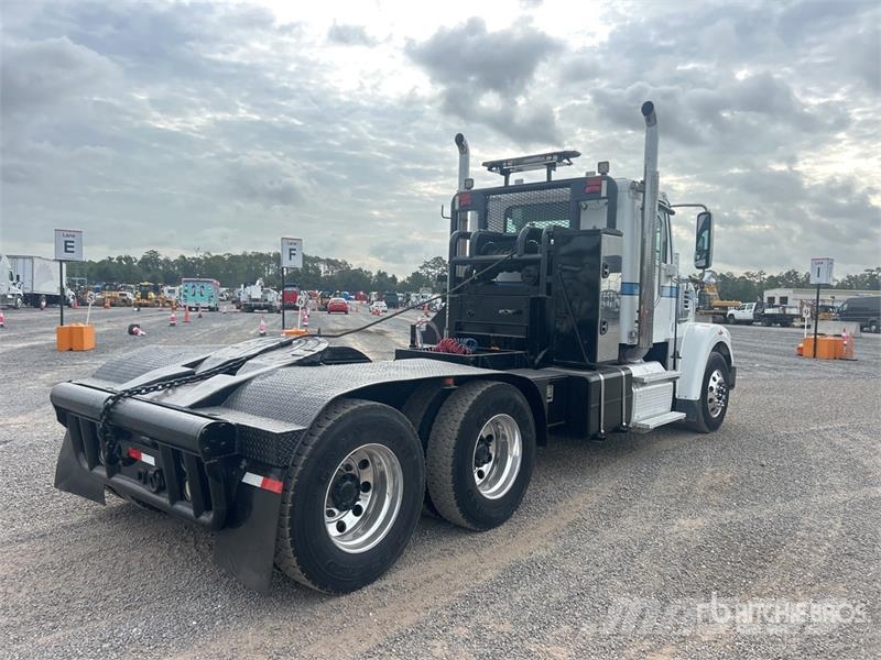 Freightliner Coronado 122SD 6x4 Winch Truck 救援车