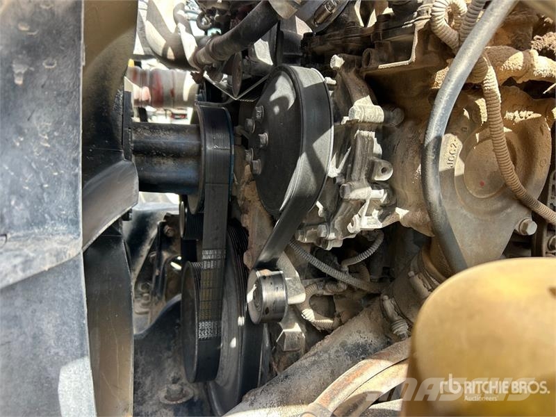 Freightliner Coronado 122SD 中古トラクターヘッド | トレーラーヘッド
