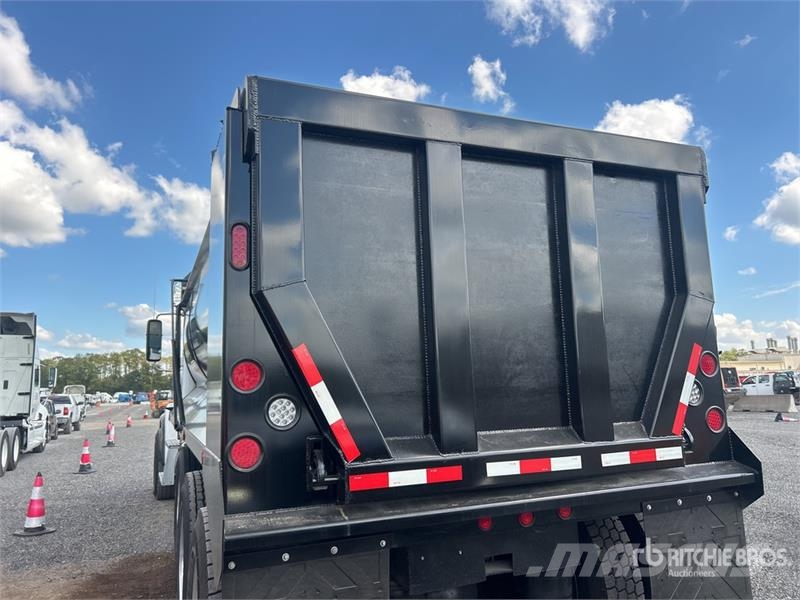 Freightliner Coronado 122 8x4 Tri/A Dump Truck Kiper tovornjaki