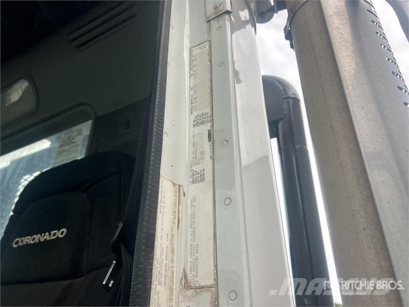 Freightliner Coronado 122SD 6x4 Winch Truck 救援车
