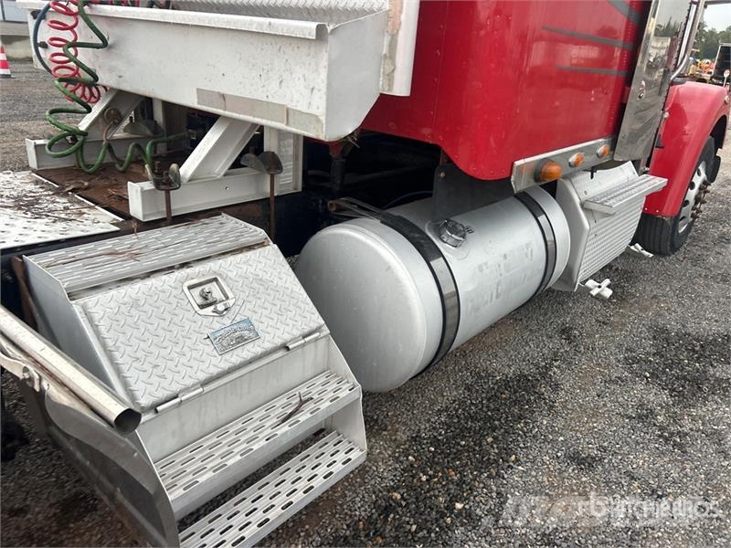 Freightliner Coronado 122SD Тягачі