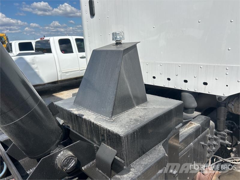 Freightliner Coronado 122 8x4 Tri/A Dump Truck Kiper tovornjaki