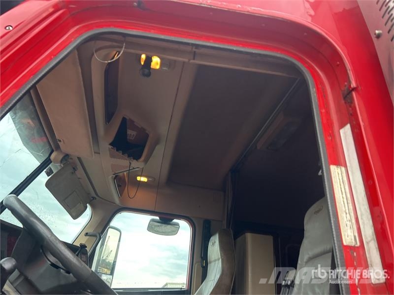Freightliner Coronado 122SD Тягачі