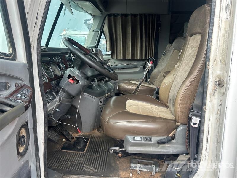 Freightliner Coronado 132 T/A Sleeper Truck Tractor 中古トラクターヘッド | トレーラーヘッド