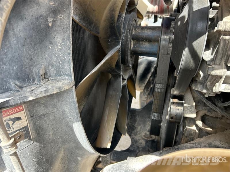 Freightliner Coronado 122SD 中古トラクターヘッド | トレーラーヘッド