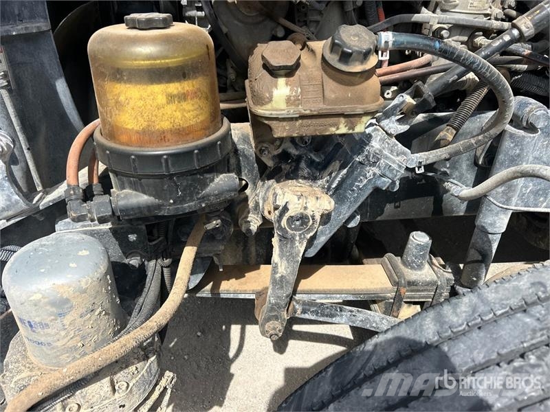 Freightliner Coronado 122SD 中古トラクターヘッド | トレーラーヘッド