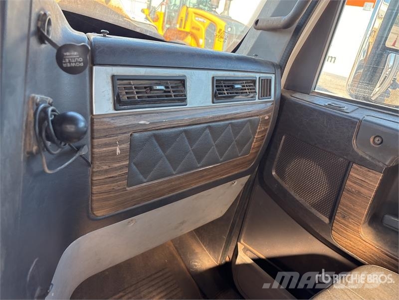 Freightliner Coronado 122SD Tractores (camiões)