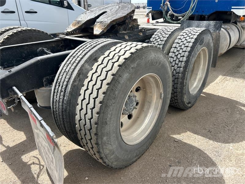Freightliner Coronado 122SD 中古トラクターヘッド | トレーラーヘッド