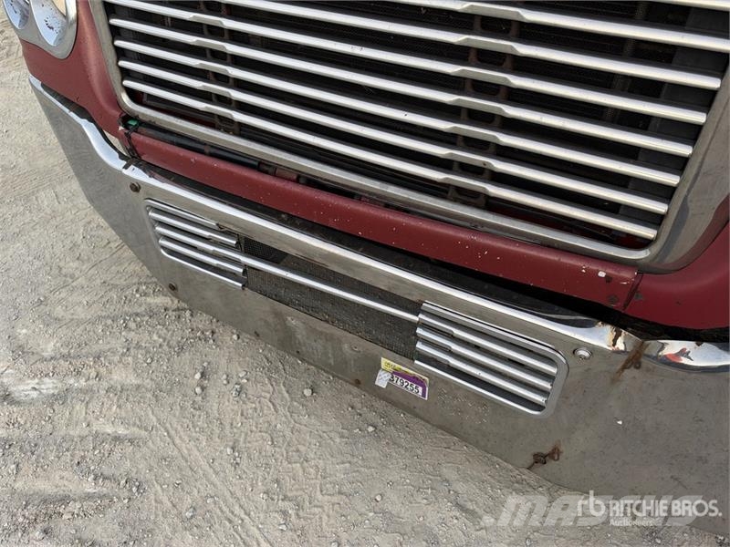 Freightliner Coronado 132 6x4 T/A Sleeper Truck Tractor (Glider Sadulveokid