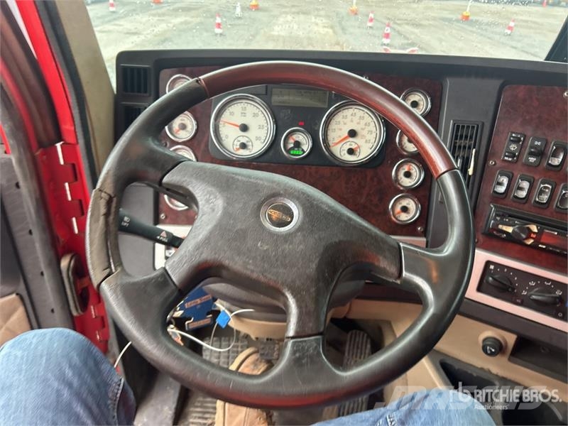 Freightliner Coronado 122SD Тягачі