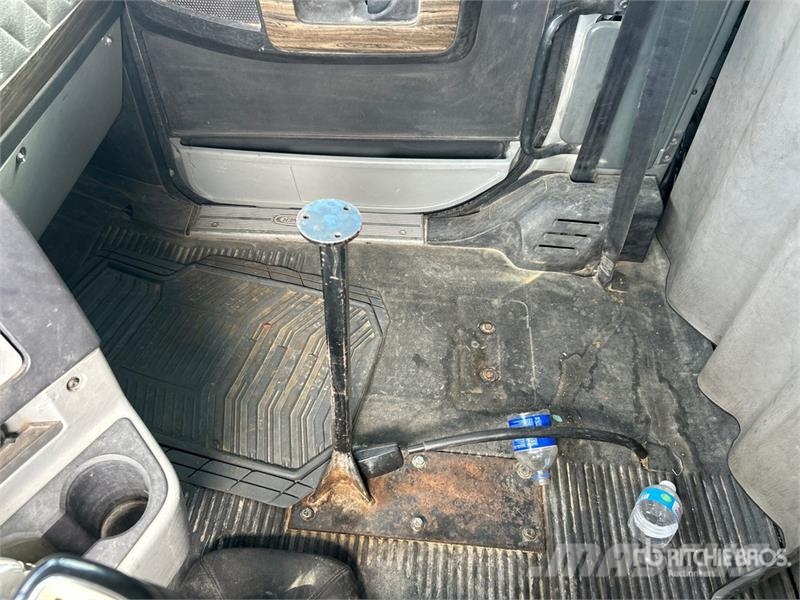 Freightliner Coronado 122SD 中古トラクターヘッド | トレーラーヘッド