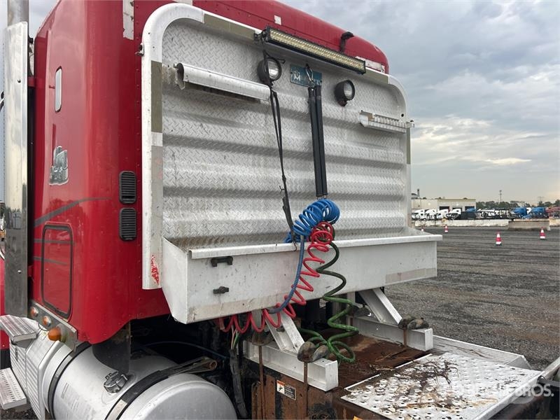 Freightliner Coronado 122SD Тягачі