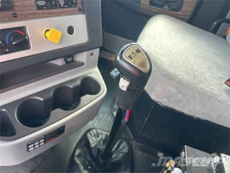 Freightliner Coronado 122 8x4 Tri/A Dump Truck Kiper tovornjaki