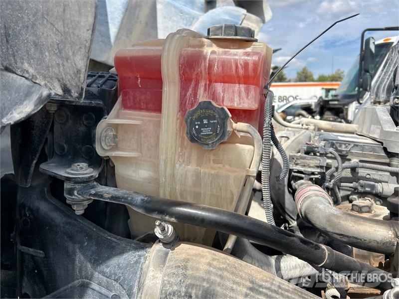 Freightliner Coronado 122SD 中古トラクターヘッド | トレーラーヘッド
