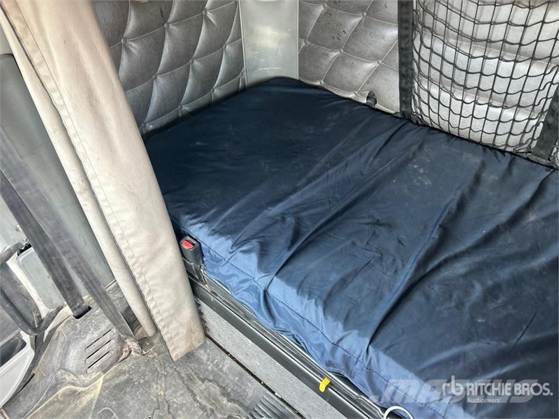 Freightliner Coronado 122SD 中古トラクターヘッド | トレーラーヘッド