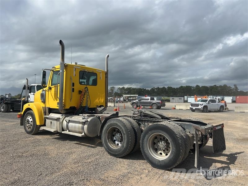 Freightliner Coronado 122 Vlačilci