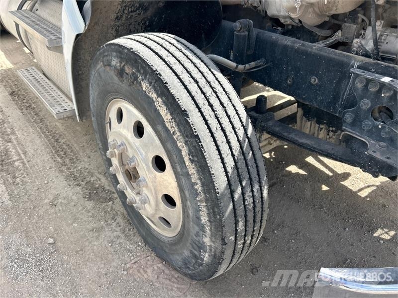 Freightliner Coronado 122SD 中古トラクターヘッド | トレーラーヘッド