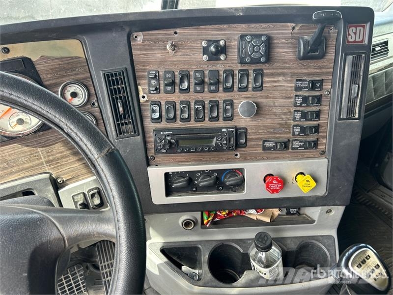 Freightliner Coronado 122SD 中古トラクターヘッド | トレーラーヘッド