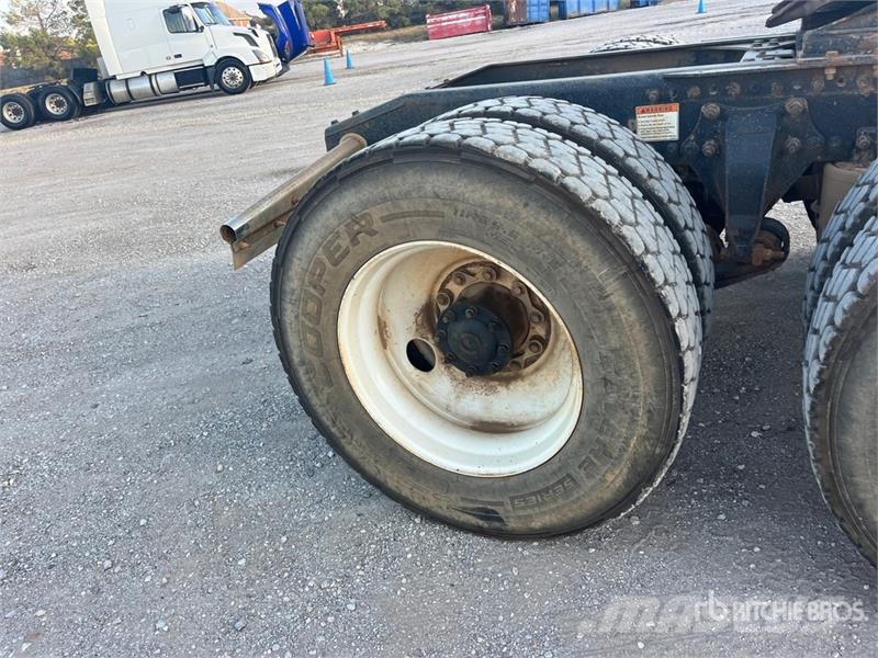 Freightliner Coronado SD 6x4 T/A Day Cab Truck Tractor Tractores (camiões)
