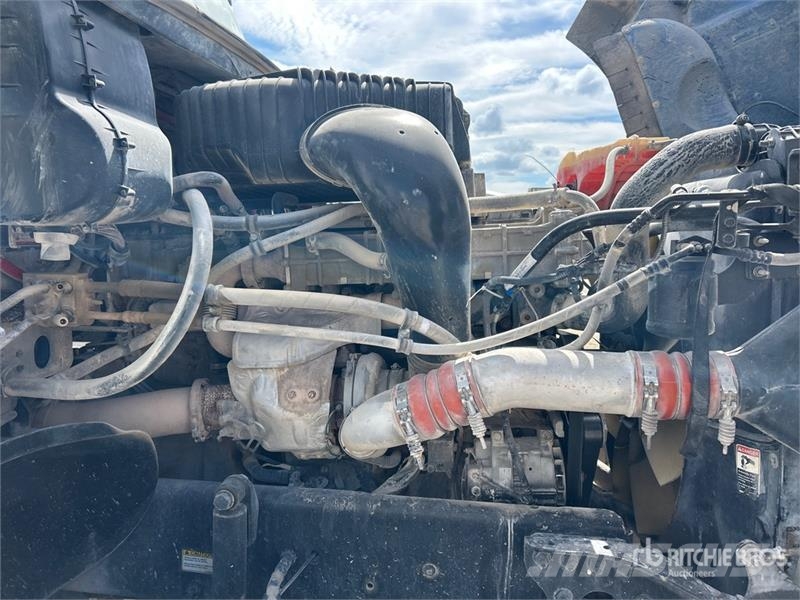 Freightliner Coronado 122SD 中古トラクターヘッド | トレーラーヘッド