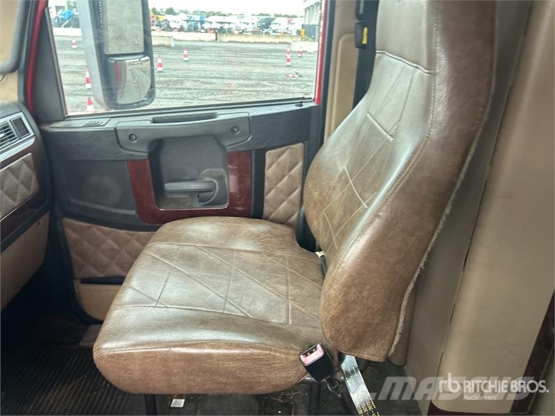Freightliner Coronado 122SD Тягачі