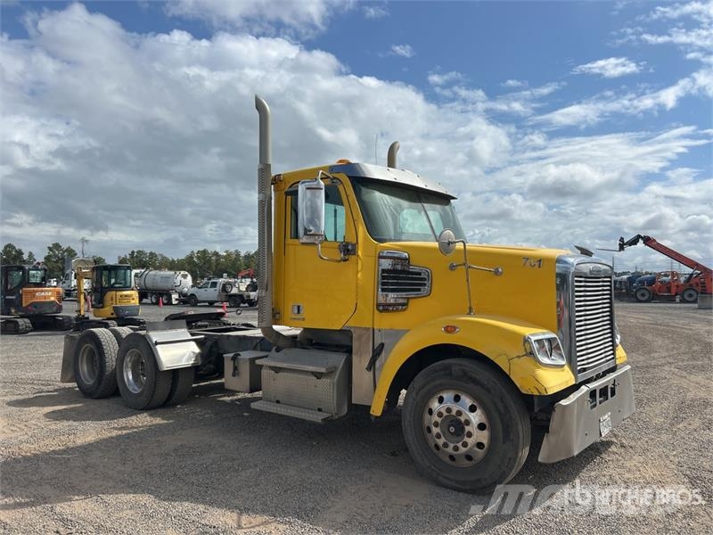 Freightliner Coronado 122 Vlačilci