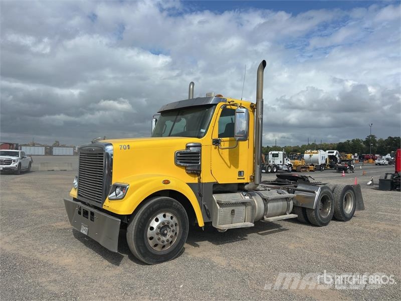 Freightliner Coronado 122 Vlačilci
