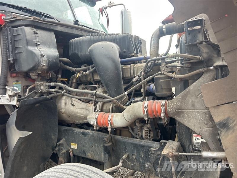 Freightliner Coronado 122SD Тягачі