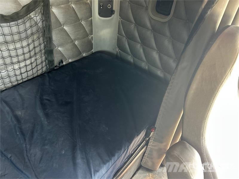 Freightliner Coronado 122SD 中古トラクターヘッド | トレーラーヘッド