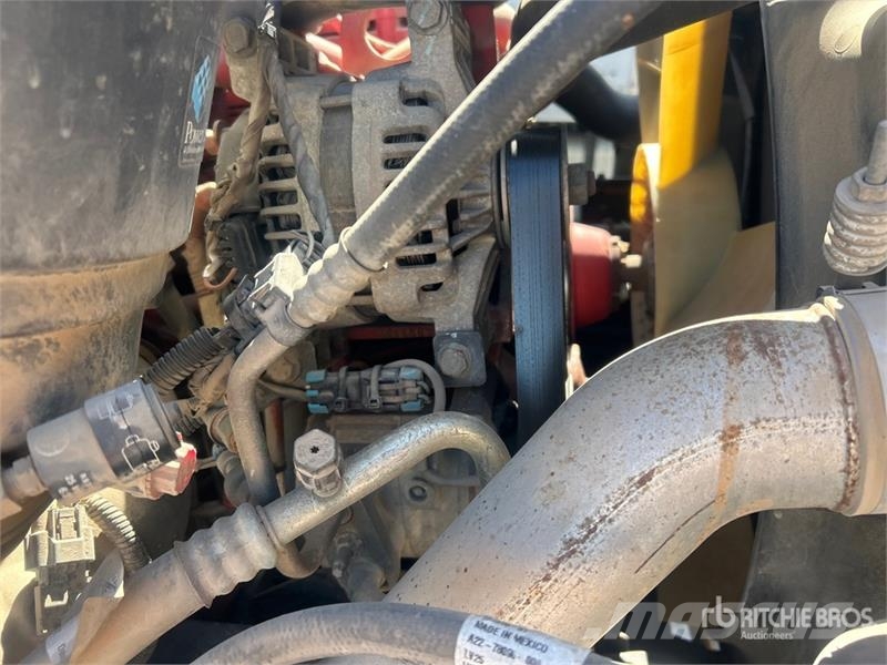 Freightliner DM47B TR on Freightliner M2106 4x4 Digger Derrick Камиони с подвижни сондажни кули