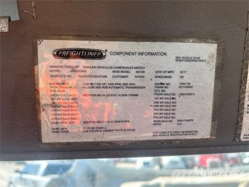 Freightliner DM47B TR on Freightliner M2106 4x4 Digger Derrick Камиони с подвижни сондажни кули
