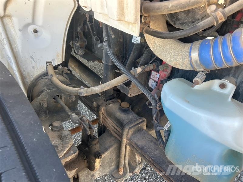 Freightliner DM47B TR on Freightliner M2106 4x4 Digger Derrick Камиони с подвижни сондажни кули