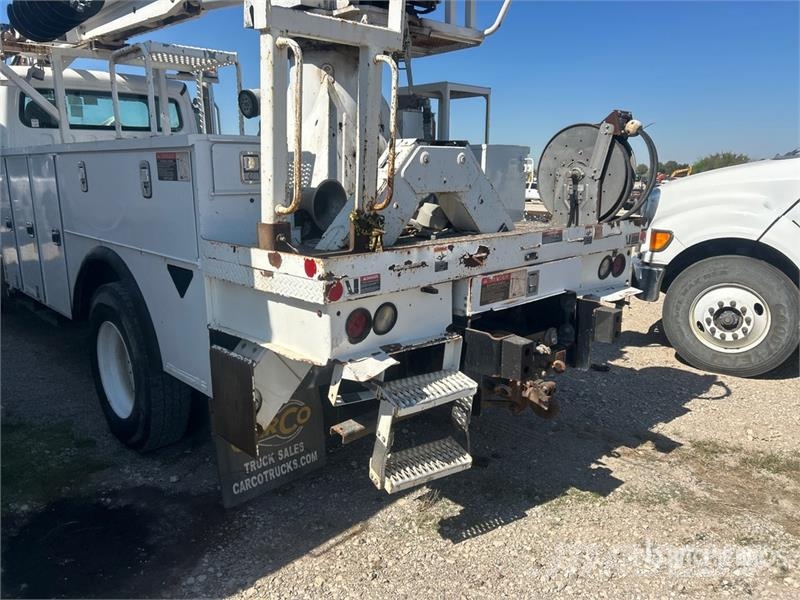 Freightliner DM47B TR on Freightliner M2106 4x4 Digger Derrick Камиони с подвижни сондажни кули