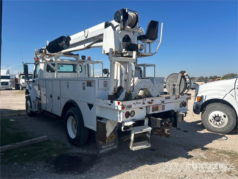 Freightliner DM47B TR on Freightliner M2106 4x4 Digger Derrick Камиони с подвижни сондажни кули
