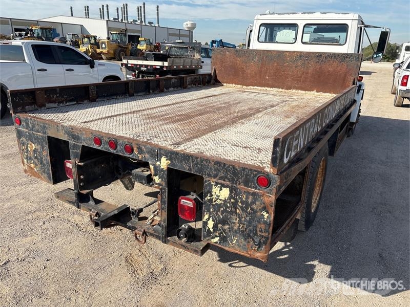 Freightliner FL 60 شاحنات مسطحة/مفصلية الجوانب