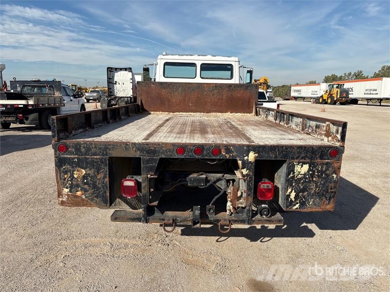 Freightliner FL 60 شاحنات مسطحة/مفصلية الجوانب